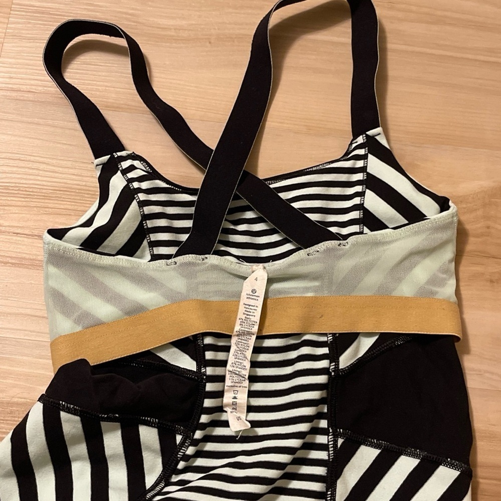 Lululemon womens 4 Work it out Tank Top Black Mint green criss cross strap - Picture 7 of 9